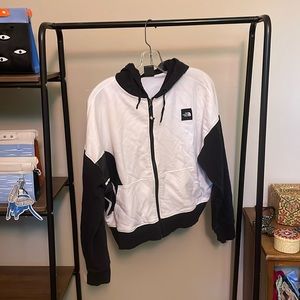 The North Face Women’s Hoodie Size Medium